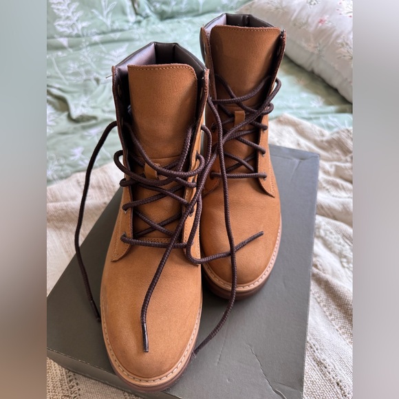 Timberlands - Picture 8 of 10